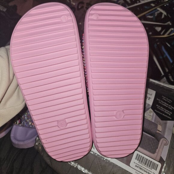 Sandals - Picture 4 of 4